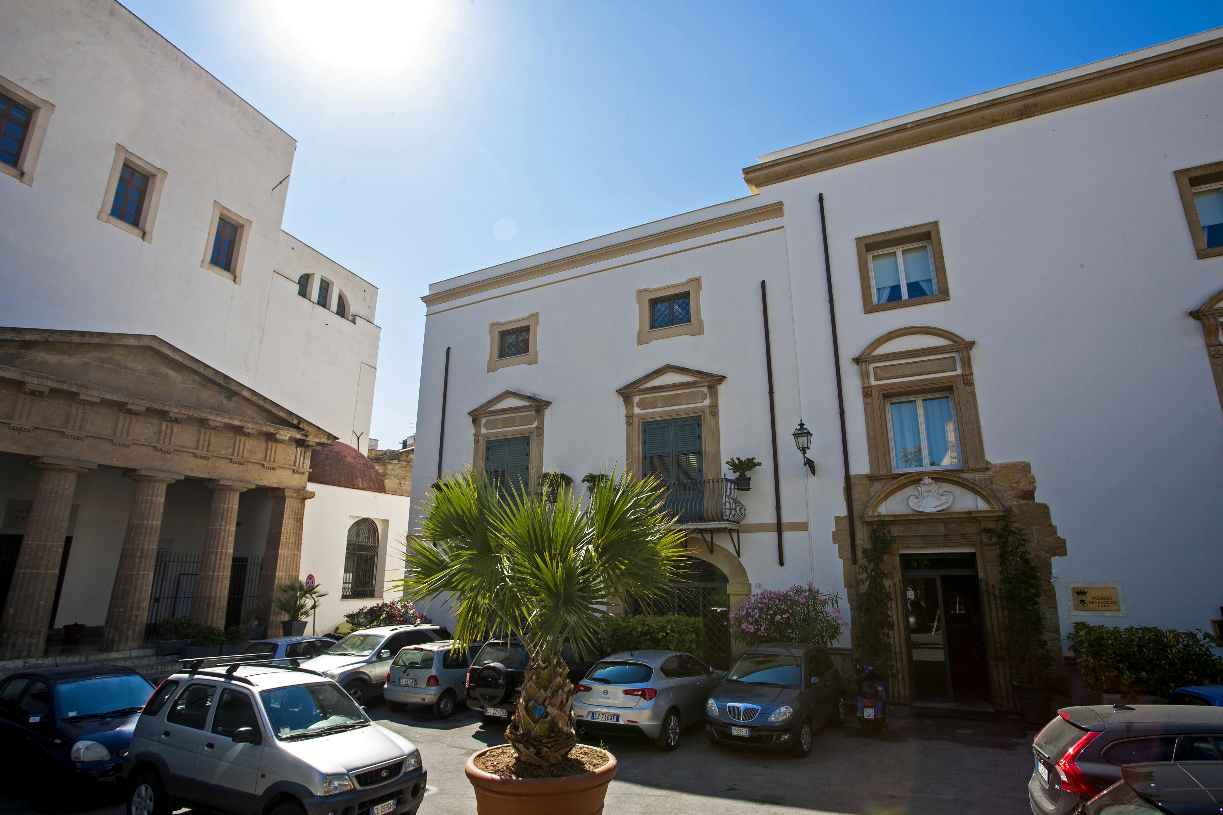 Palazzo Brunaccini Boutique Hotel